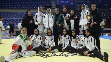 Iranische Mädchen gewinnen asiatische Juniorenmeisterschaften im Libanon