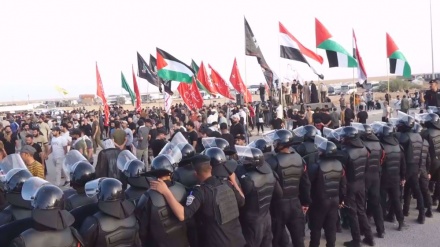 Irakische Demonstranten versammeln sich an Grenze zu Jordanien und fordern Erlaubnis, Hilfsgüter nach Gaza zu schicken 