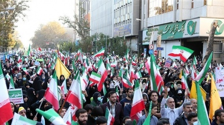 Nationaler Tag des Kampfes gegen Weltimperialismus in Iran gefeiert