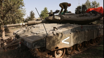 Nach Waffenstillstandsverlängerung zielen israelische Panzer unter Verstoß gegen Waffenstillstand auf Gebiete im Gazastreifen