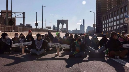Pro-palästinensische Demonstranten blockieren Brücken und Tunnel in New York City