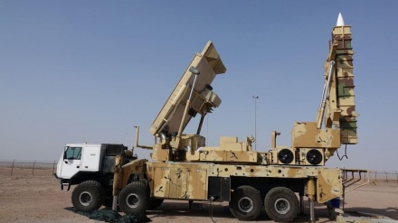 Iran präsentiert Raketensysteme „Arman“ und „Azarakhsh“