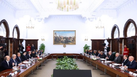 Raisi: Wir sehen die Regionalpolitik Algeriens zur Förderung von Frieden und Sicherheit als positiv an