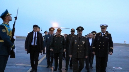 Irans Verteidigungsminister nach Kasachstan aufgebrochen