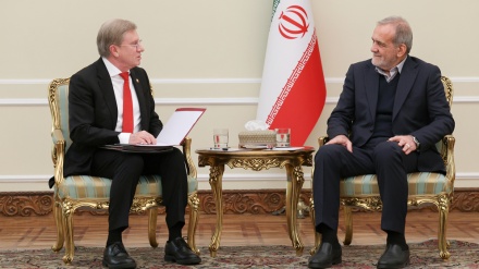 Präsident Pezeshkian: Iran ist entschlossen, den Nord-Süd-Verkehrskorridor zu vollenden