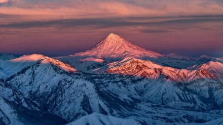 Die höchsten und schönsten Gipfel und Bergketten in Iran, die jeder Naturliebhaber kennen sollte.